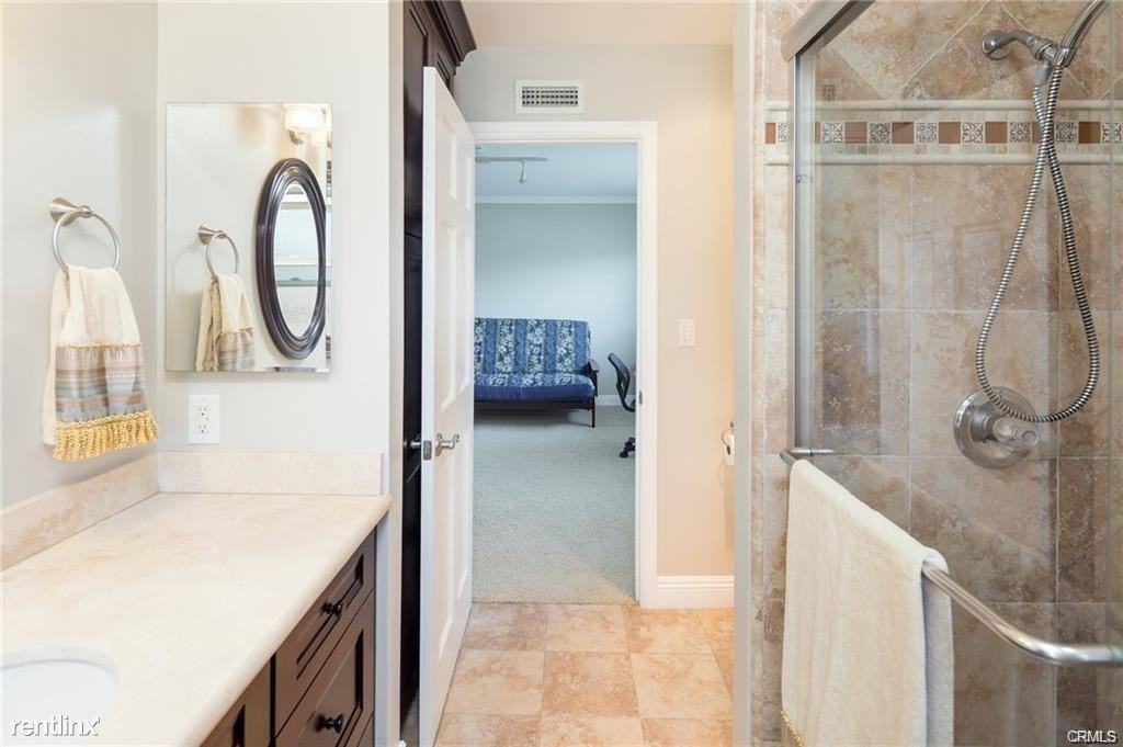1727 Date Ave #3 - Photo 2 of 9