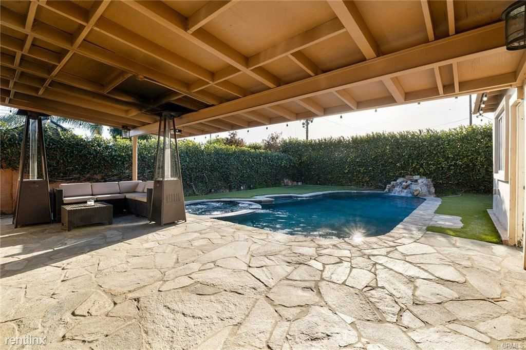 4667 Deeboyar Ave - Photo 3 of 9