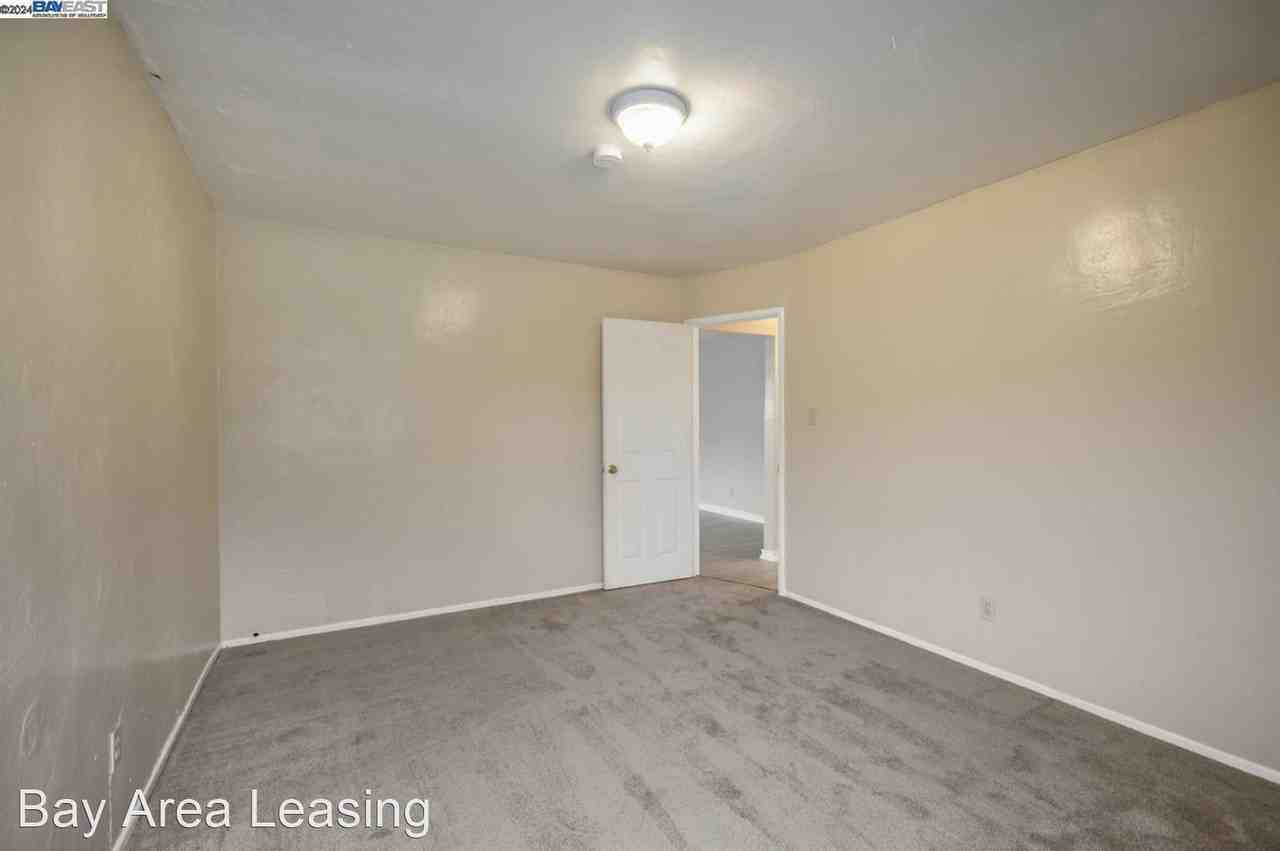 7448 lockwood st - Photo 2 of 11