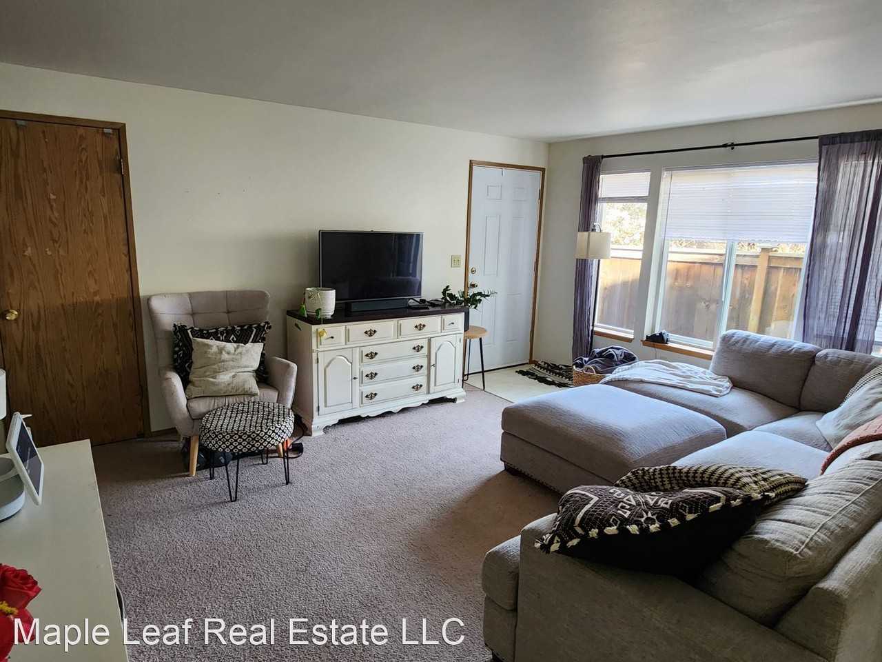 Lake Stevens Duplex within minutes to Frontier Village - Photo 3 of 17