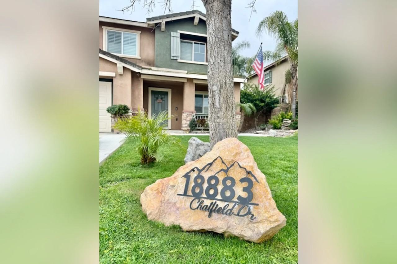 18883 Chatfield Dr - Photo 2 of 50