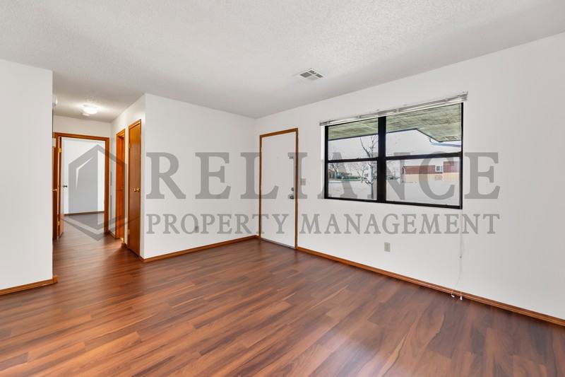 1156 N Edwards Ave - Photo 3 of 12