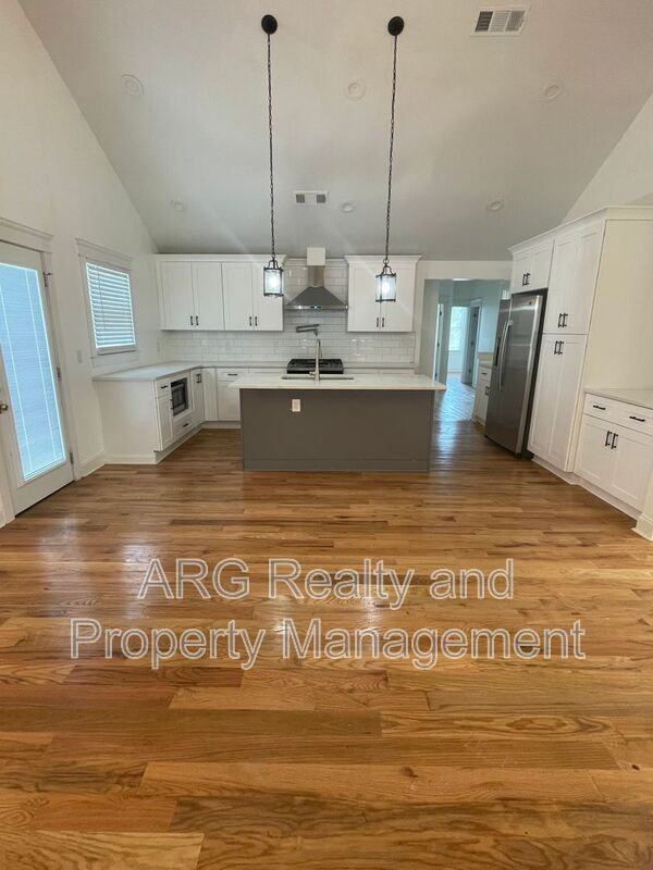 2215 Lang Dr Sw - Photo 6 of 37