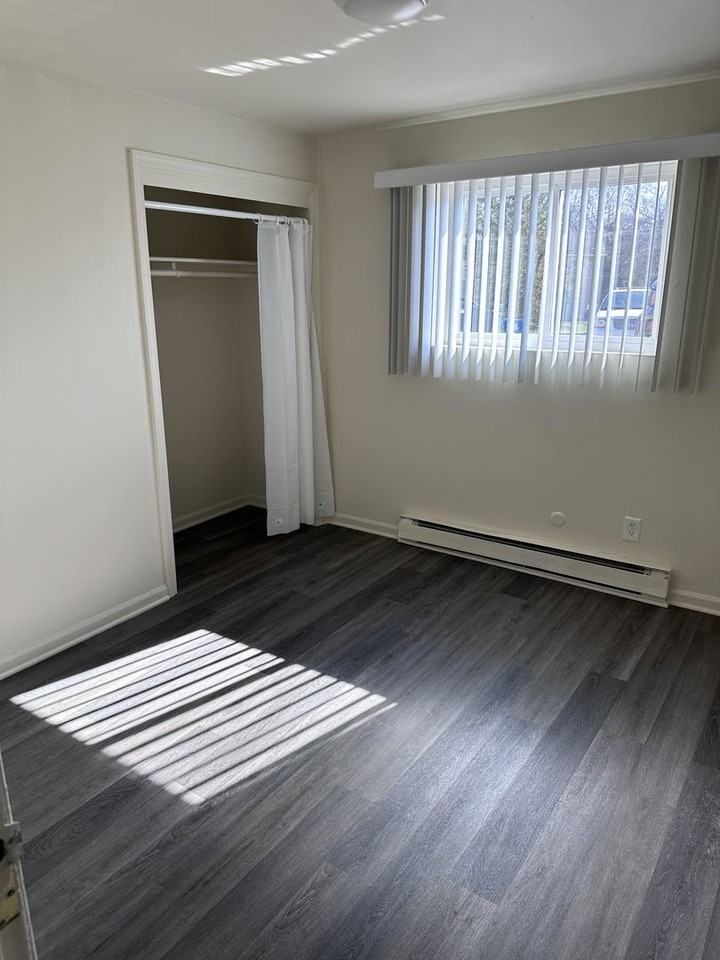 1745 E Duane Blvd 5, Kankakee, IL 60901 2 Bedroom Apartment for 995