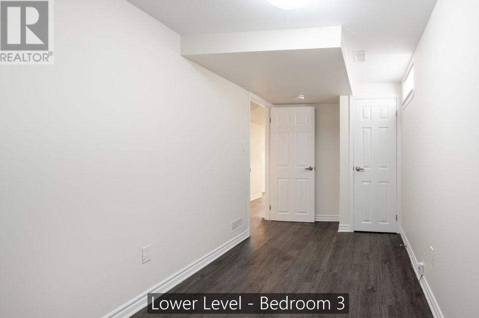 18 Greeningdon Dr - Photo 7 of 10