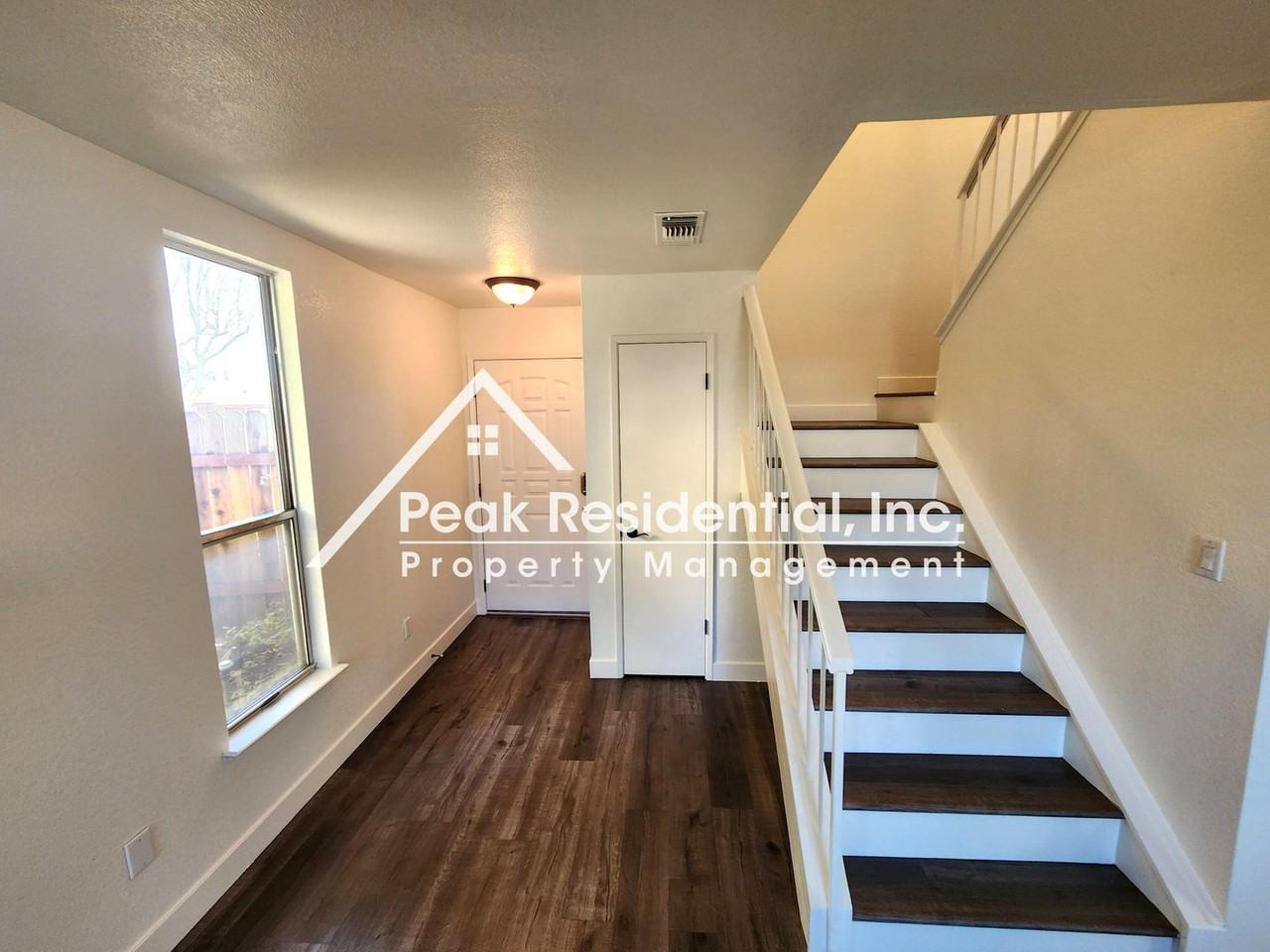 7603 Delta Pointe Way - Photo 4 of 31