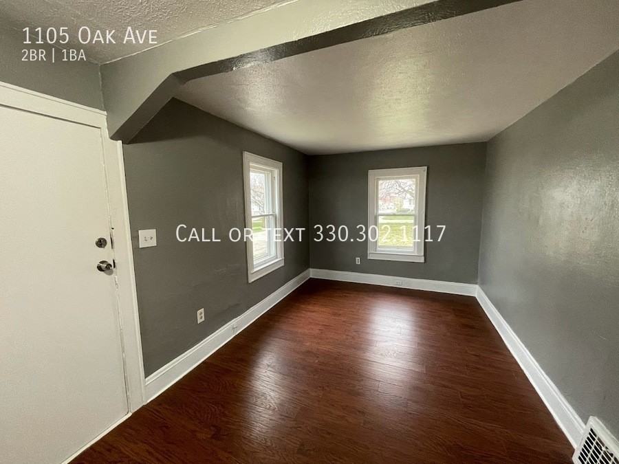 1105 Oak Ave - Photo 2 of 11