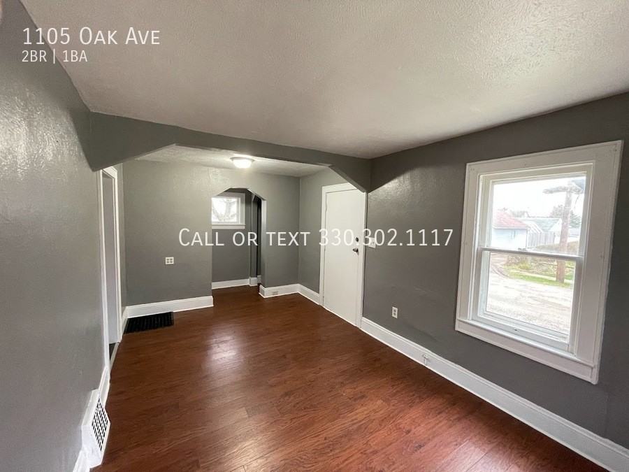 1105 Oak Ave - Photo 3 of 11