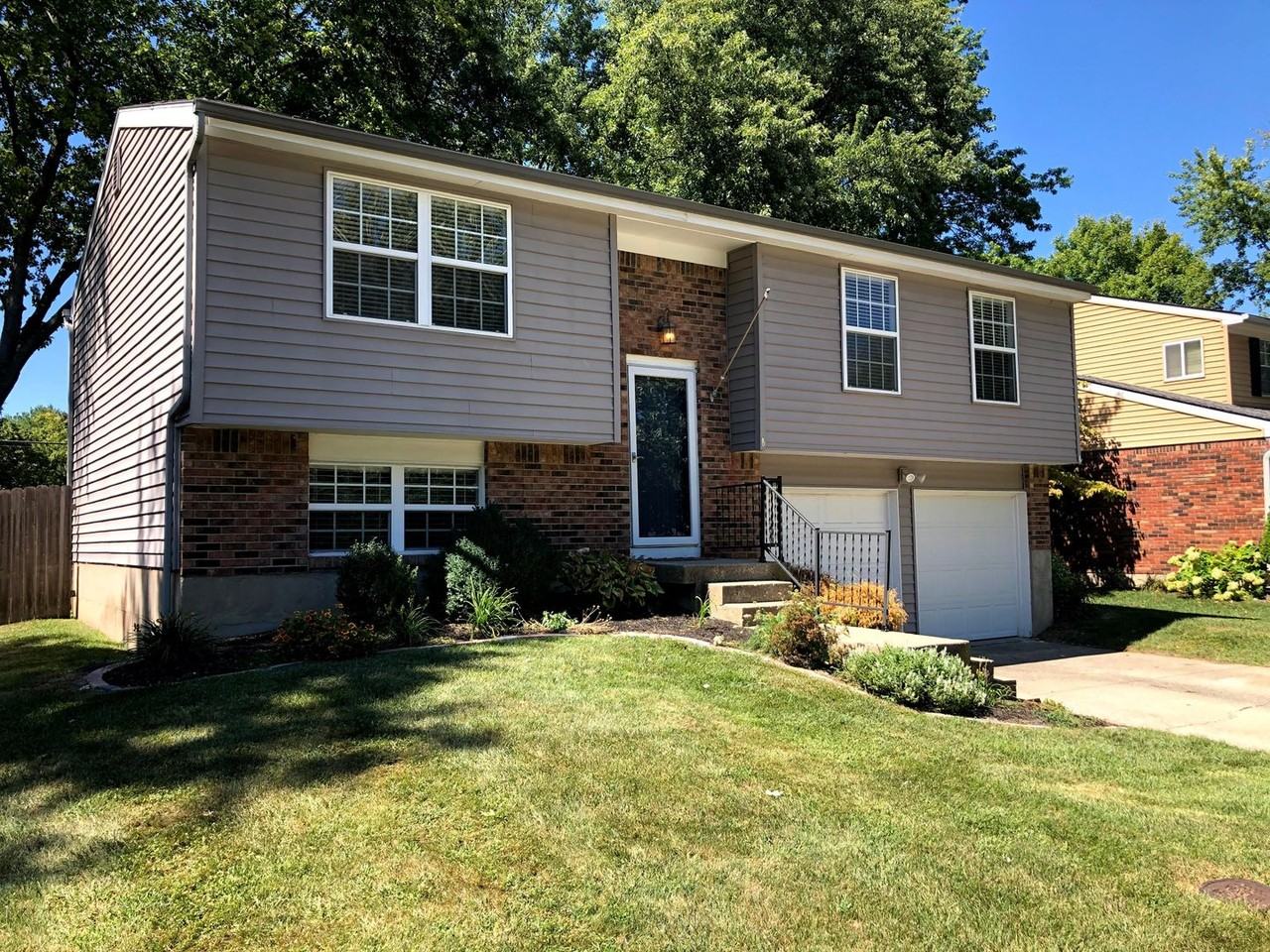 11545 Timberlake Ln - Photo 2 of 13