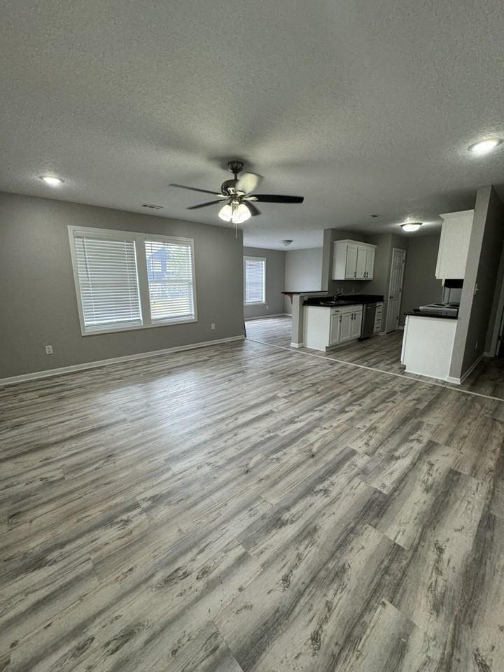 3411 NW 49th St - Photo 3 of 12