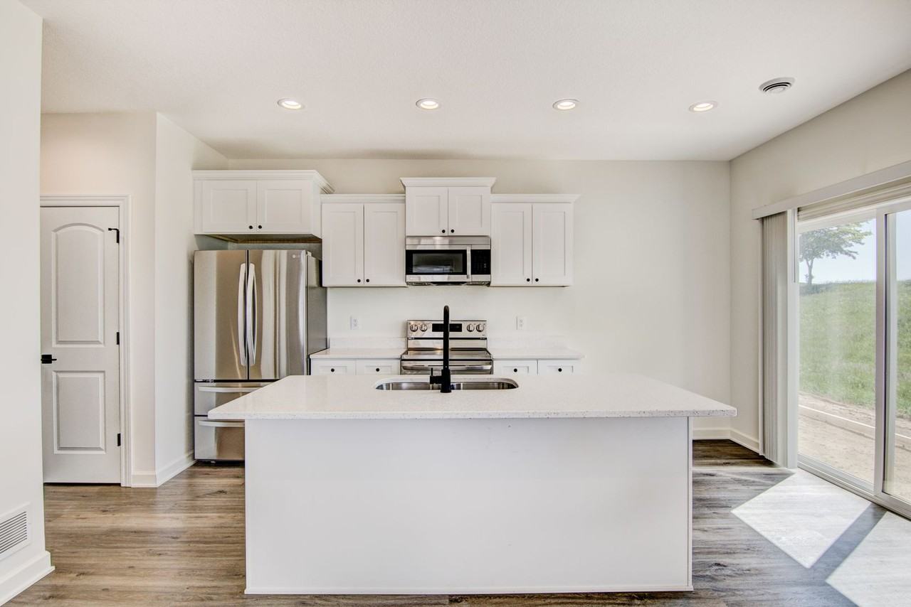 2463 Cedarwood Lane - Photo 4 of 25