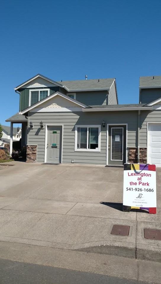 Lexington at the Park - Photo 4 of 45