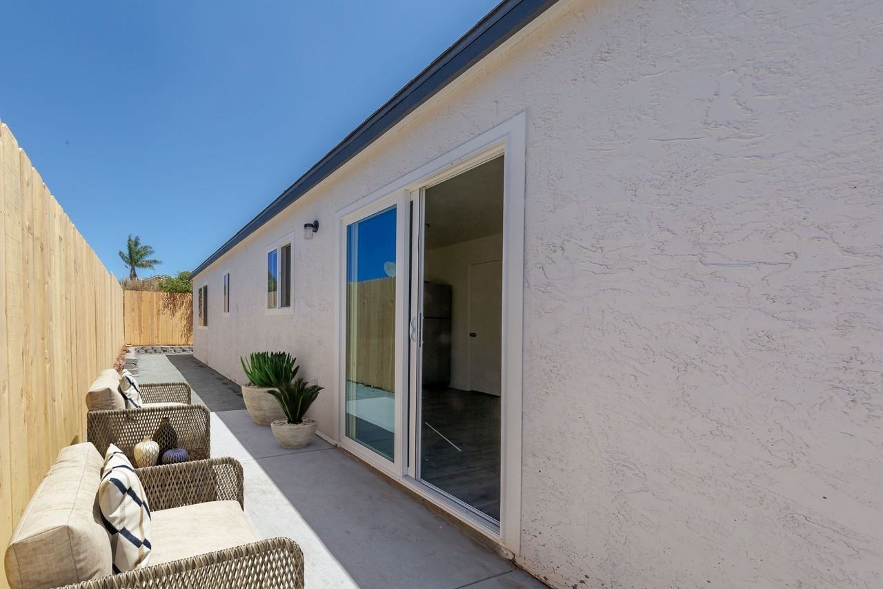 AW - 6752 Solita Avenue - Photo 4 of 6