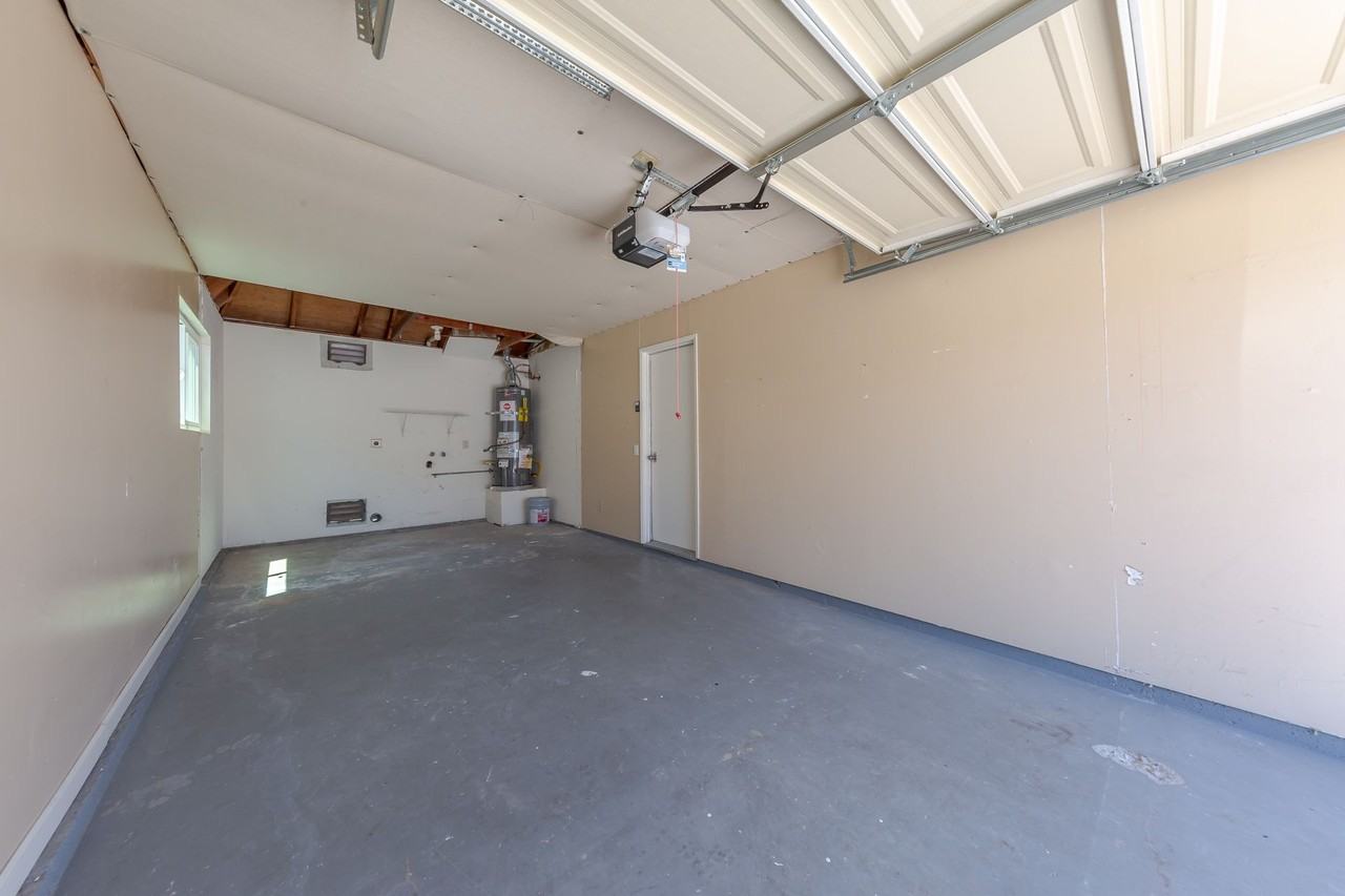 AW - 6752 Solita Avenue - Photo 5 of 6