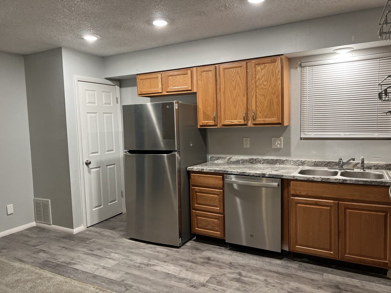 2524 Glen View Ave #A - Photo 2 of 7