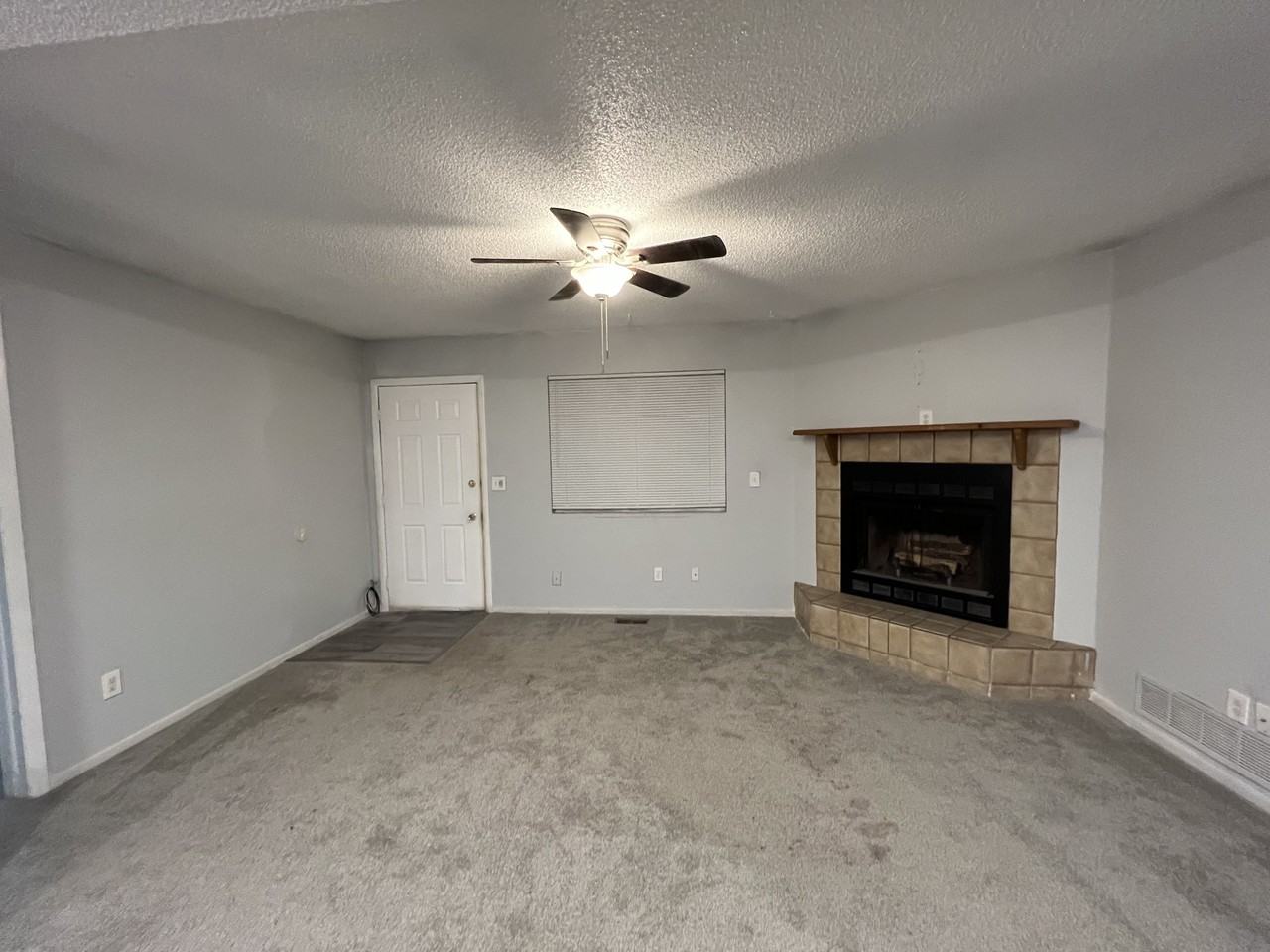 2524 Glen View Ave #A - Photo 4 of 7