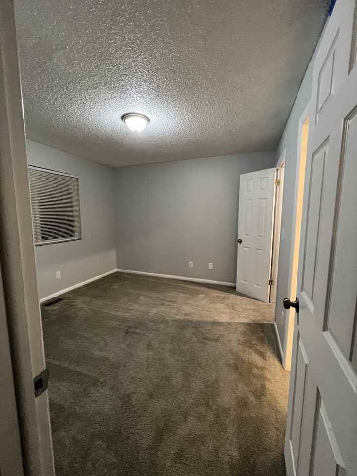 2524 Glen View Ave #A - Photo 6 of 7