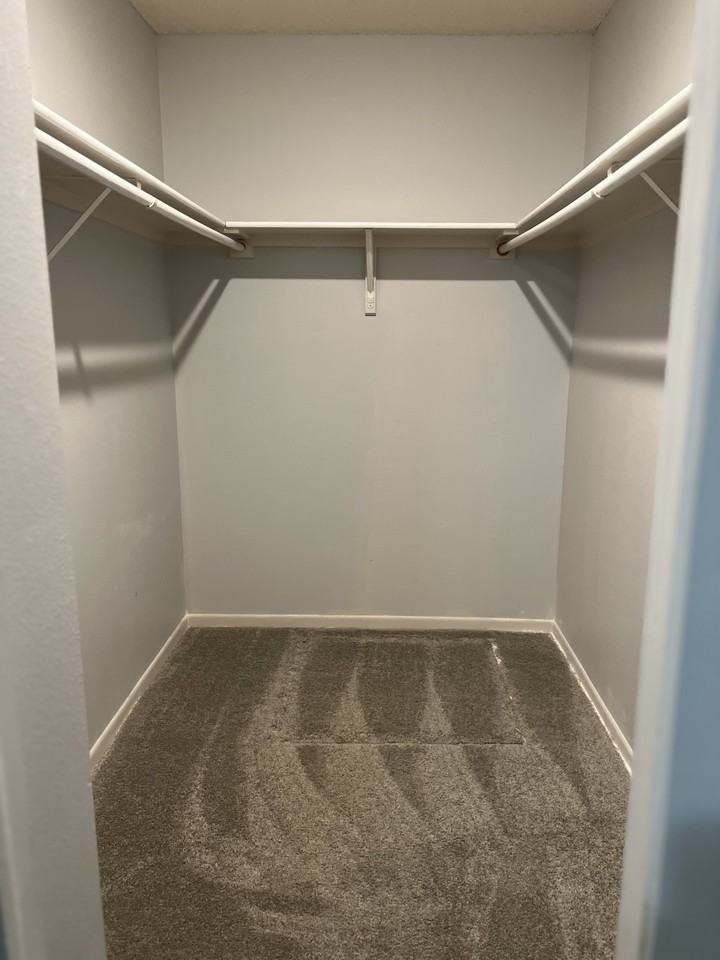 2524 Glen View Ave #A - Photo 7 of 7