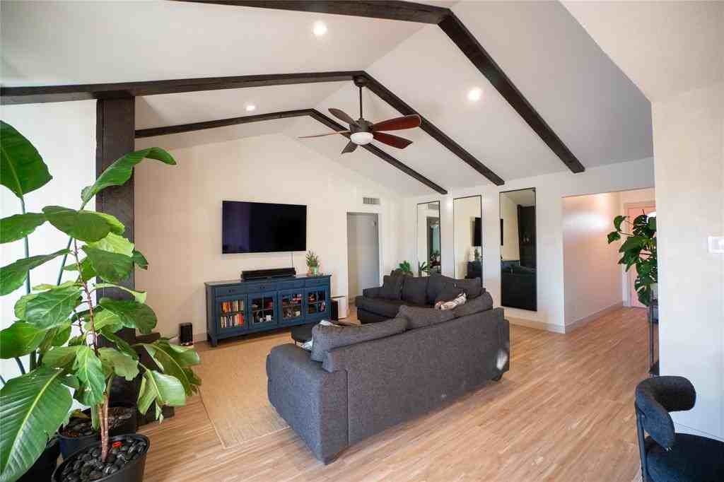 728 Via Sevilla - Photo 6 of 21