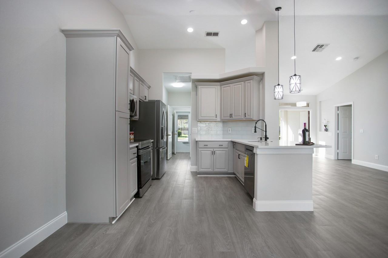 2921 Inlet Cove Lane East - Photo 6 of 52