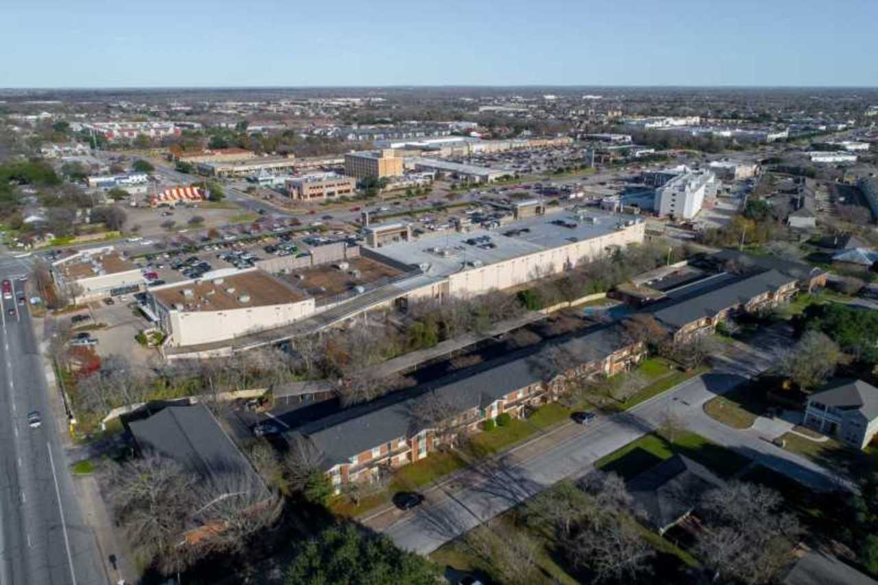 University Terrace - Photo 4 of 15