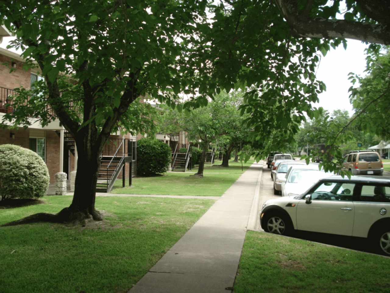 University Terrace - Photo 5 of 15