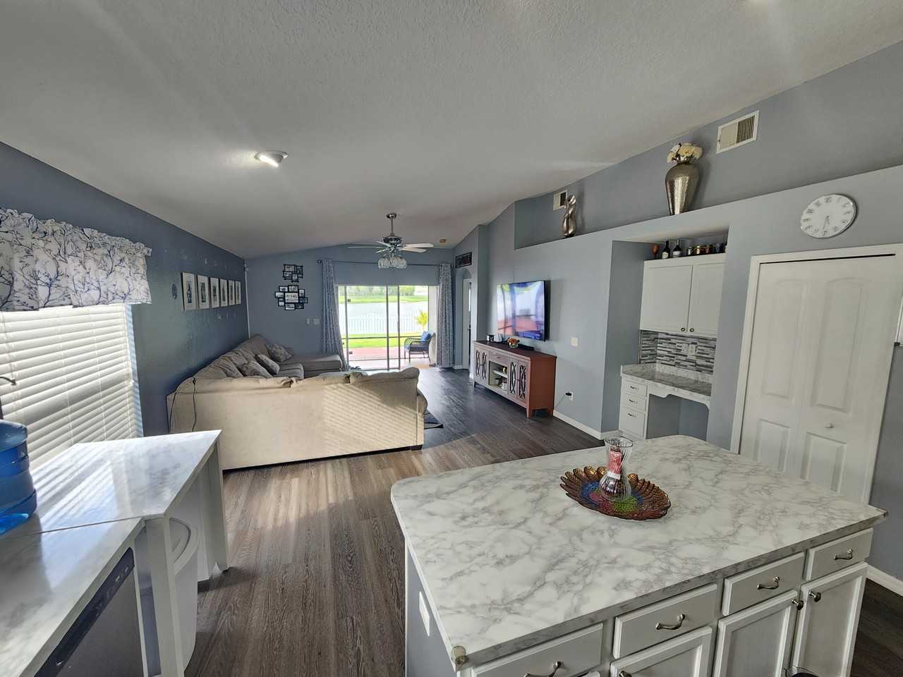 31215 Baclan Dr - Photo 2 of 40