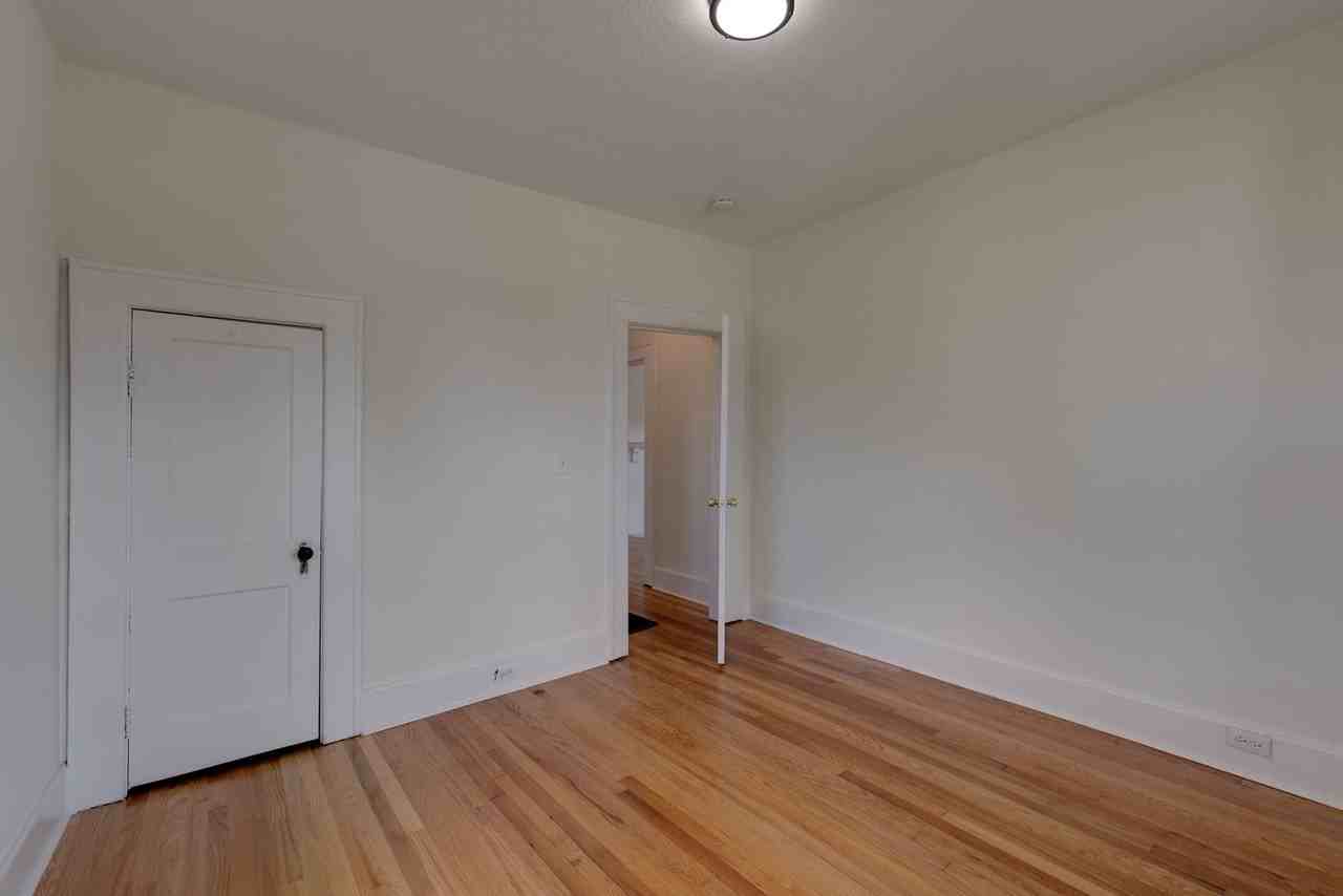 525 Terrell St - Photo 7 of 13