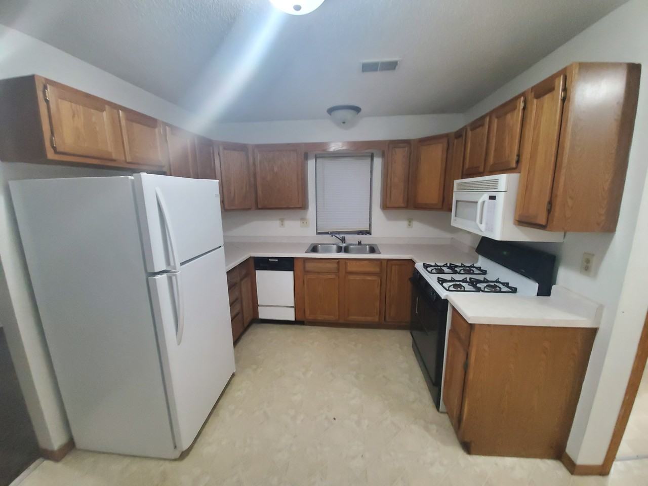 912 Logan St #912 - Photo 2 of 27