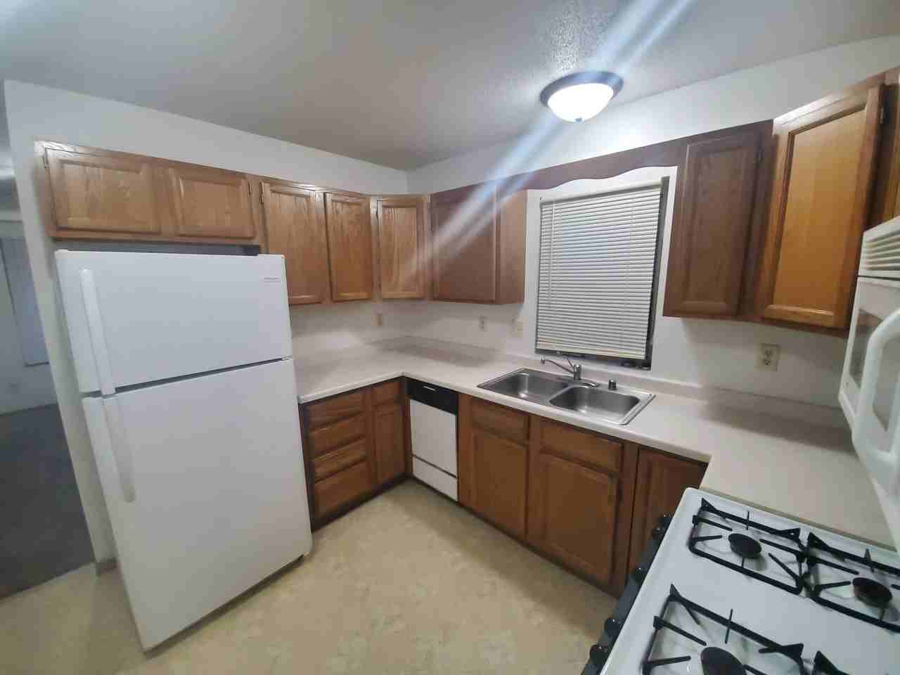 912 Logan St #912 - Photo 3 of 27