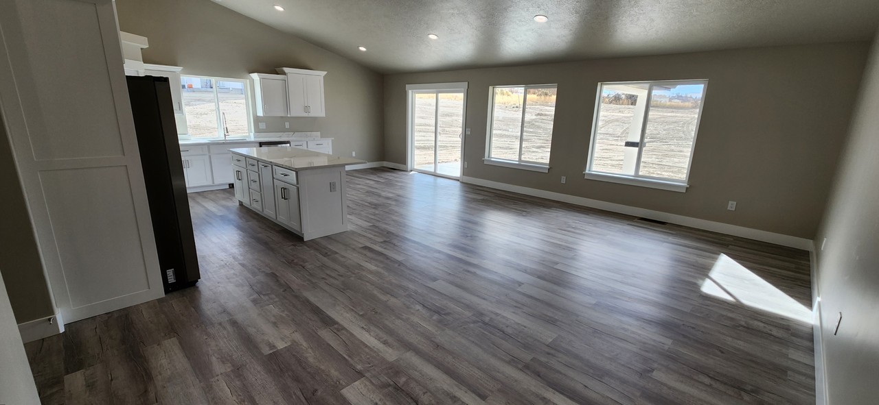 207 Spring Creek Pkwy #NA - Photo 2 of 17