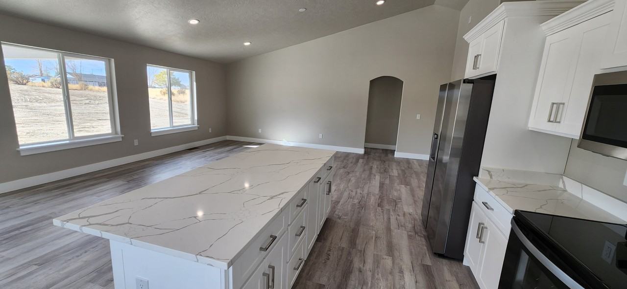 207 Spring Creek Pkwy #NA - Photo 3 of 17