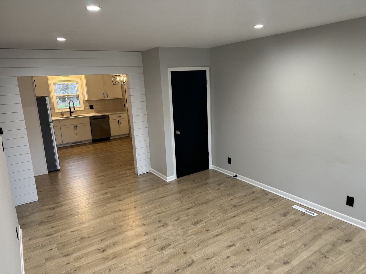 15392 David Ave #NA - Photo 3 of 10