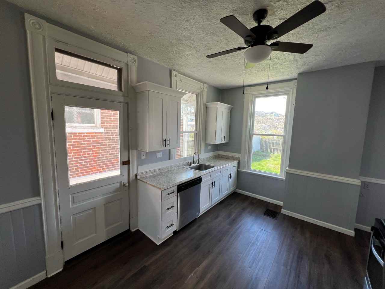 1535 St Clair St #NA - Photo 3 of 10