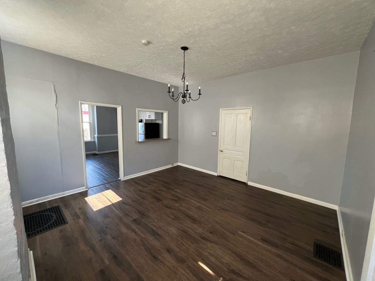 1535 St Clair St #NA - Photo 5 of 10