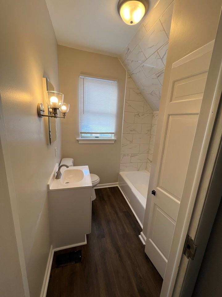 1535 St Clair St #NA - Photo 6 of 10