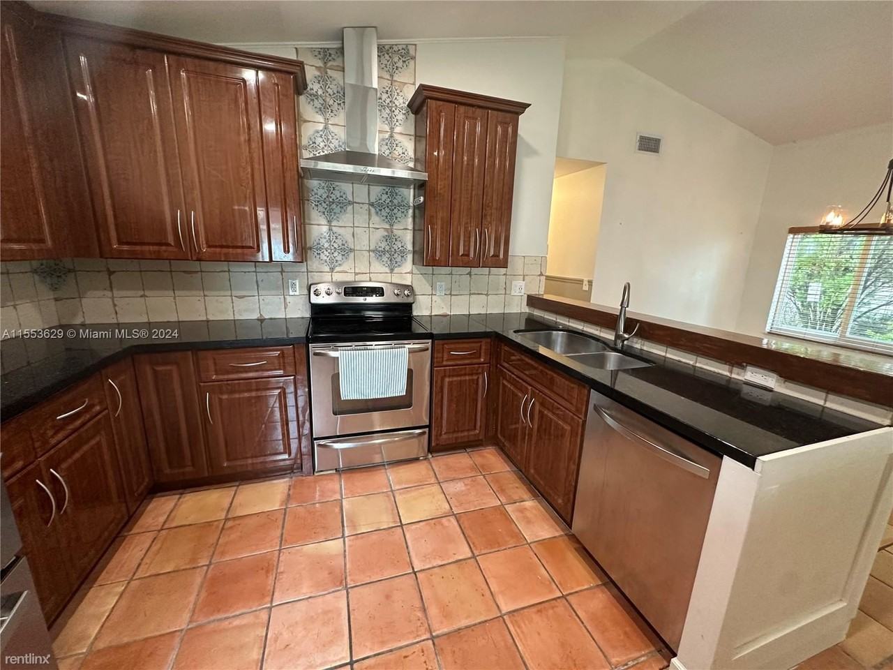 17253 Nw 6th Ct - Photo 2 of 29