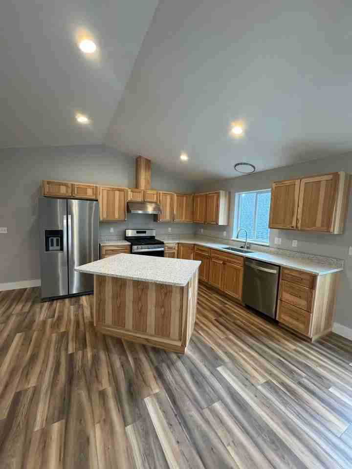 1750 Ne Alameda Ave - Photo 5 of 13
