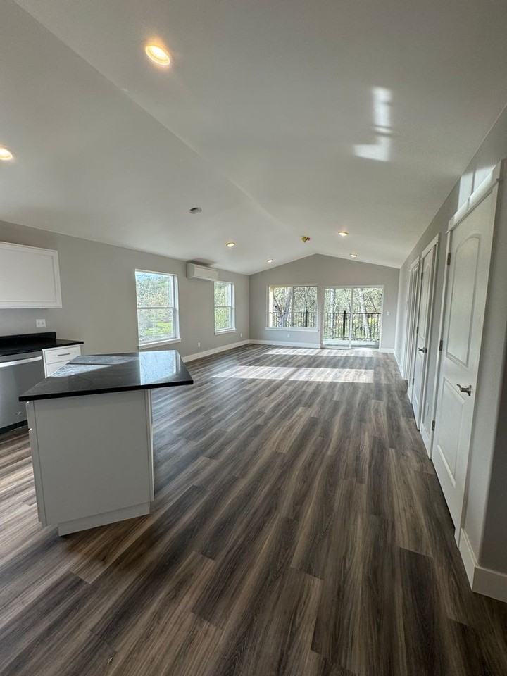 1720 Ne Alameda Ave - Photo 3 of 18