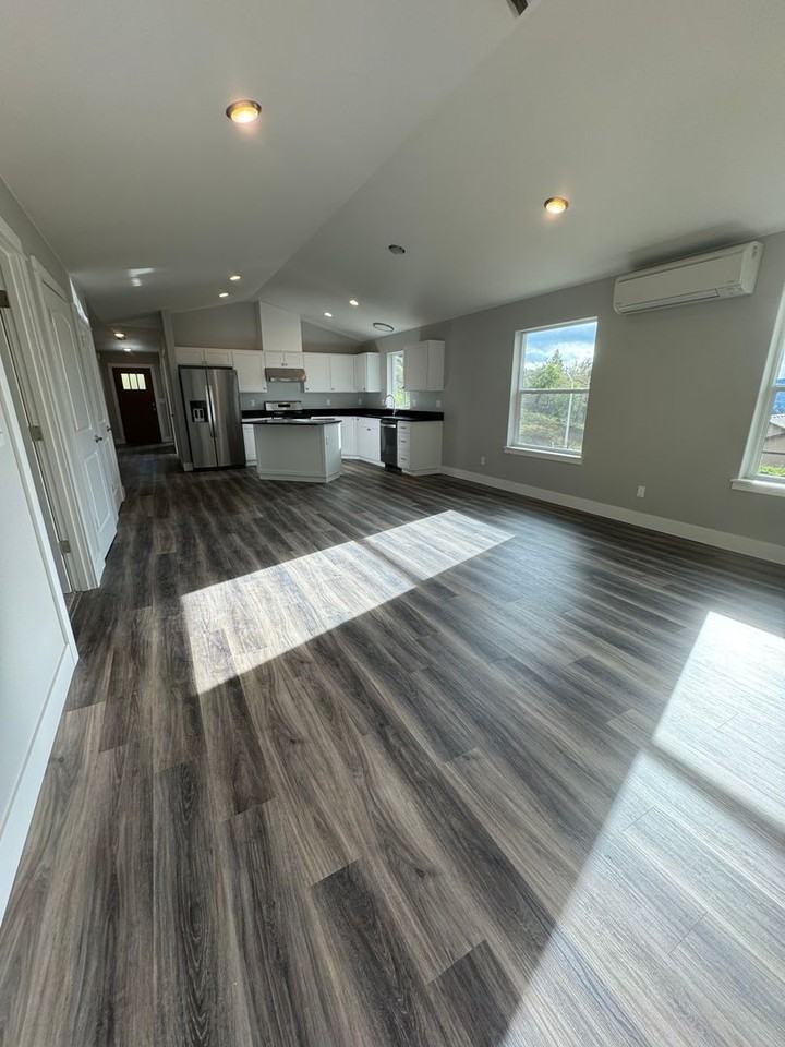 1720 Ne Alameda Ave - Photo 4 of 18