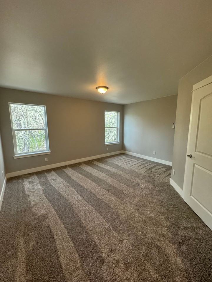 1720 Ne Alameda Ave - Photo 6 of 18