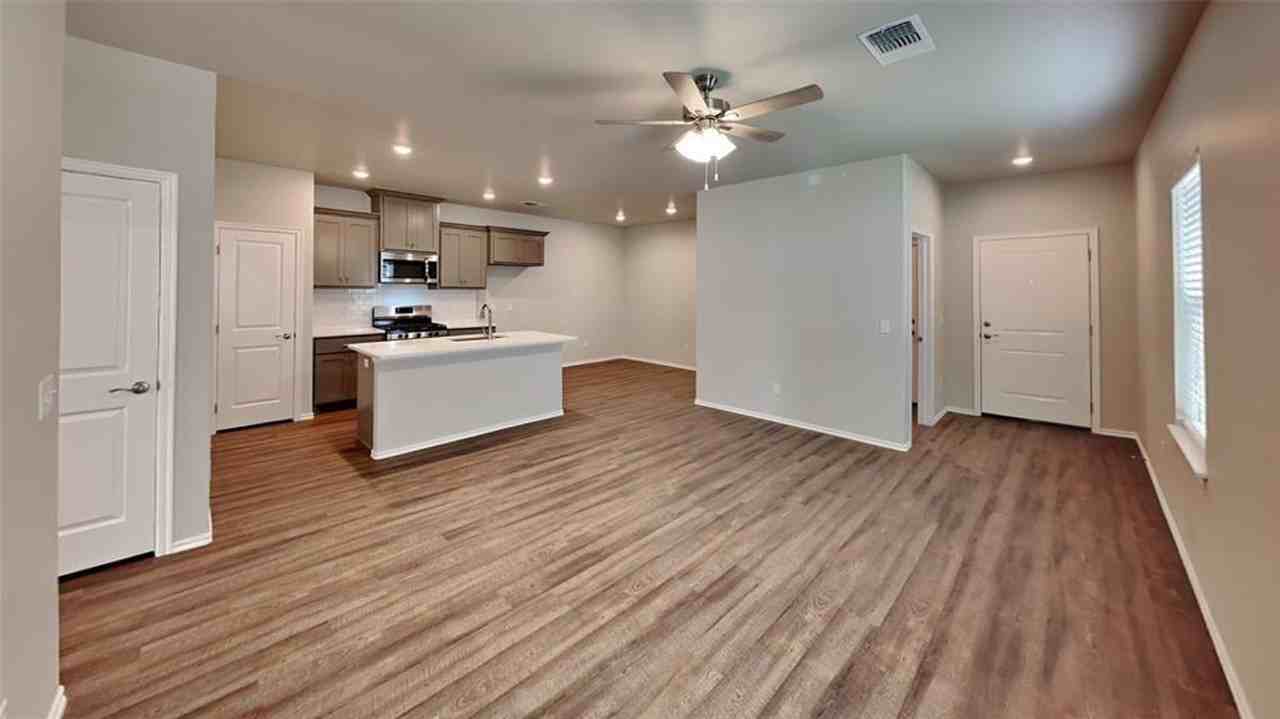 9336 Nw 125th St - Photo 2 of 23