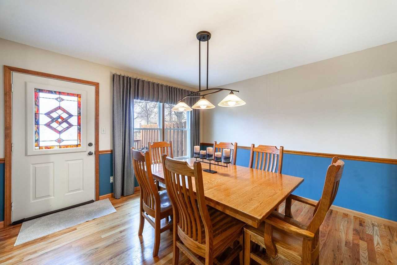 2513 Hillshire Dr - Photo 6 of 28