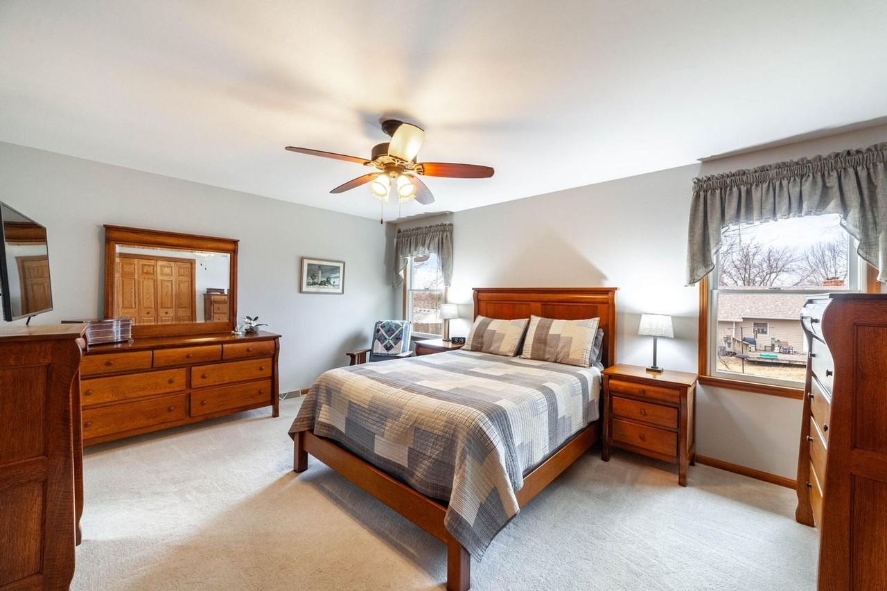 2513 Hillshire Dr - Photo 7 of 28