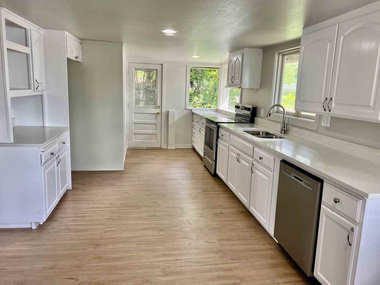 3503 S 272nd St - Photo 3 of 18