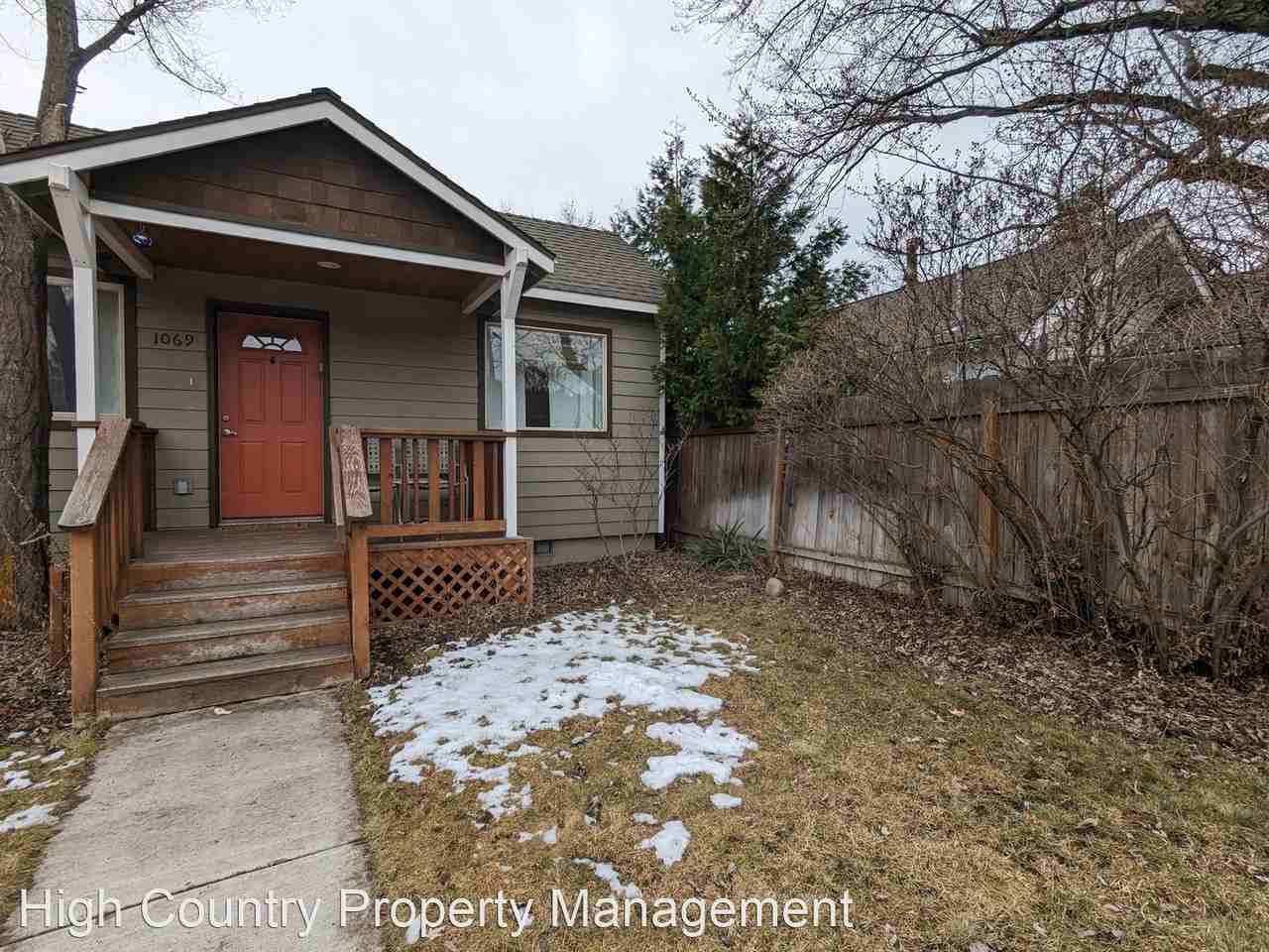 1069 Nw Milwaukee Ave - Photo 2 of 26