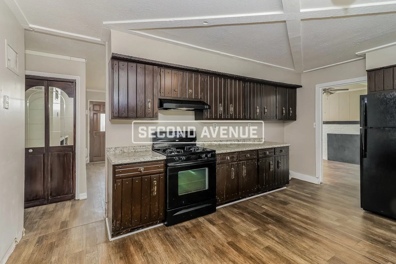 3274 Ainsworth Dr - Photo 2 of 16