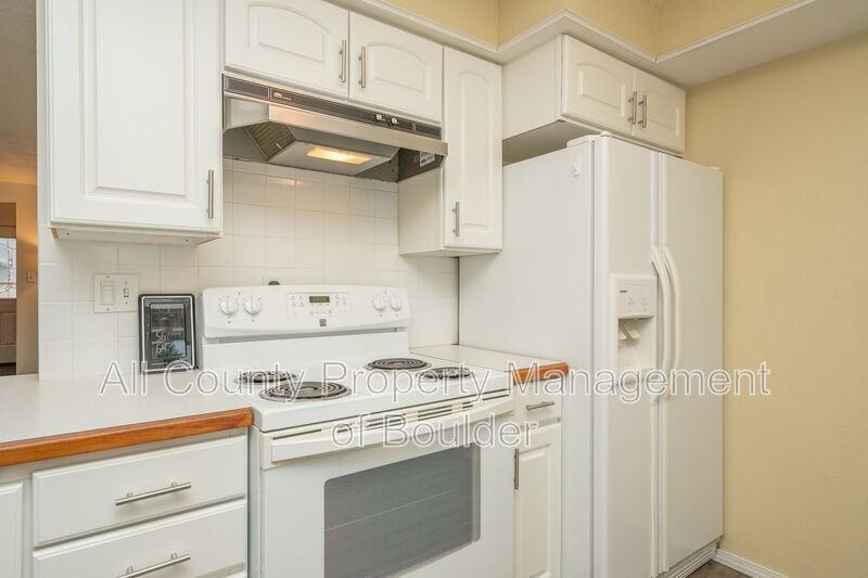 2336 Smith Ct - Photo 7 of 19