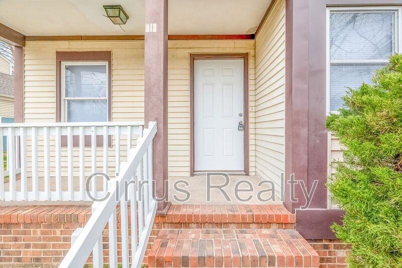 317 49th St - Photo 3 of 18