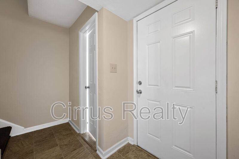 317 49th St - Photo 4 of 18